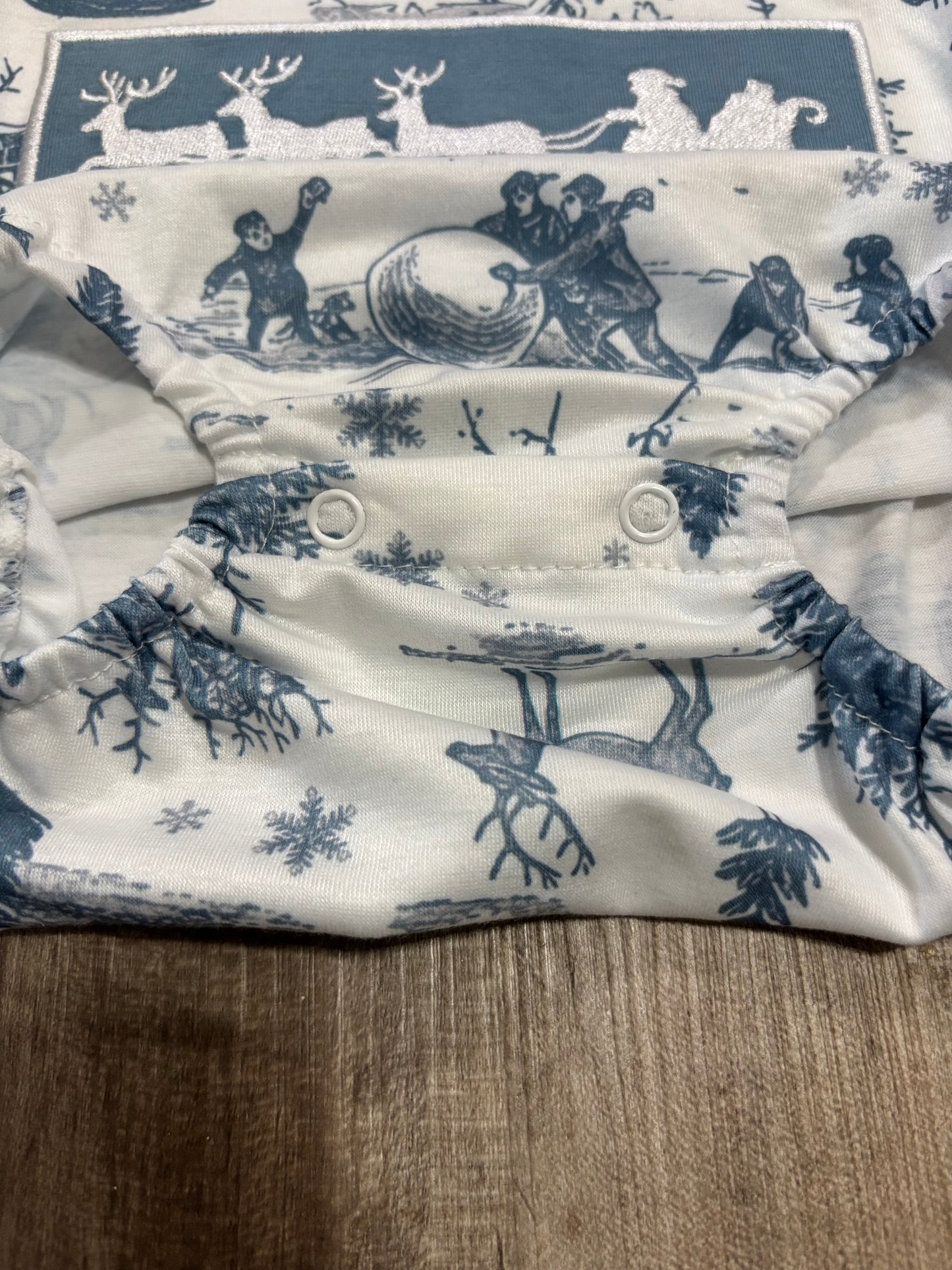 Blue + White Christmas Reindeer Bubble