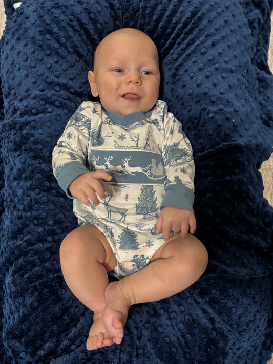 Blue + White Christmas Reindeer Bubble